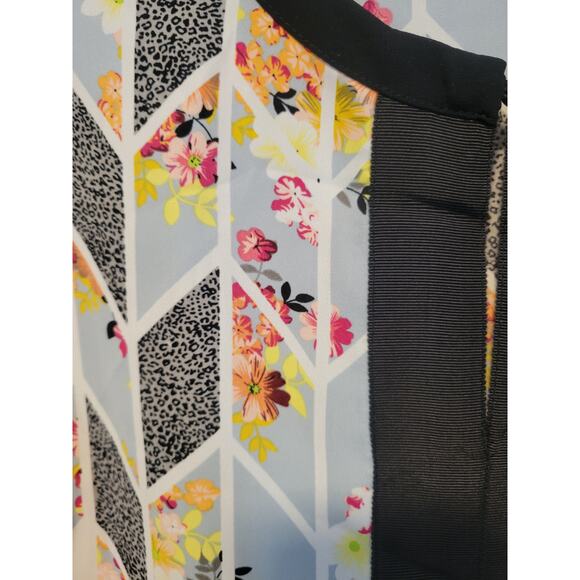 CAbi Large Grosgrain Ribbon Geometric Floral Print Sleeveless Blouse Career Art - Picture 6 of 8